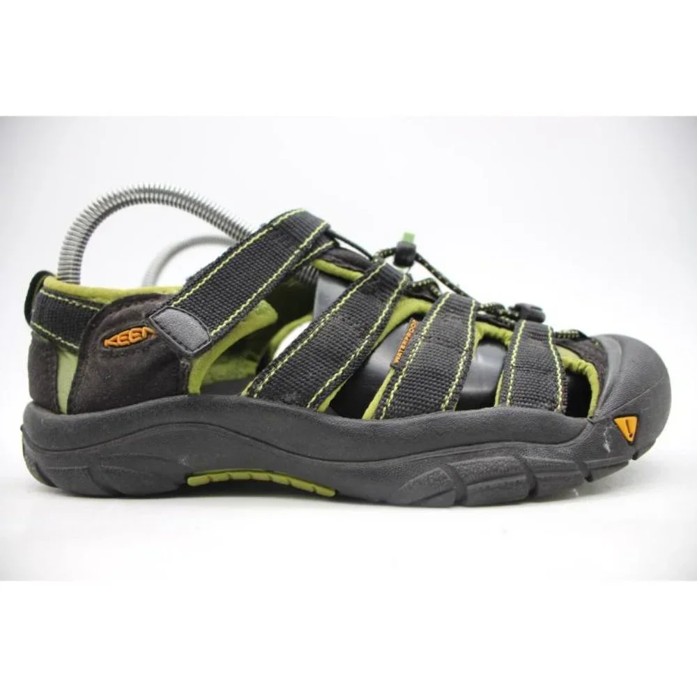 Keen Newport Sandals Boys Youth Size 6  Hiking Outdoors 9212